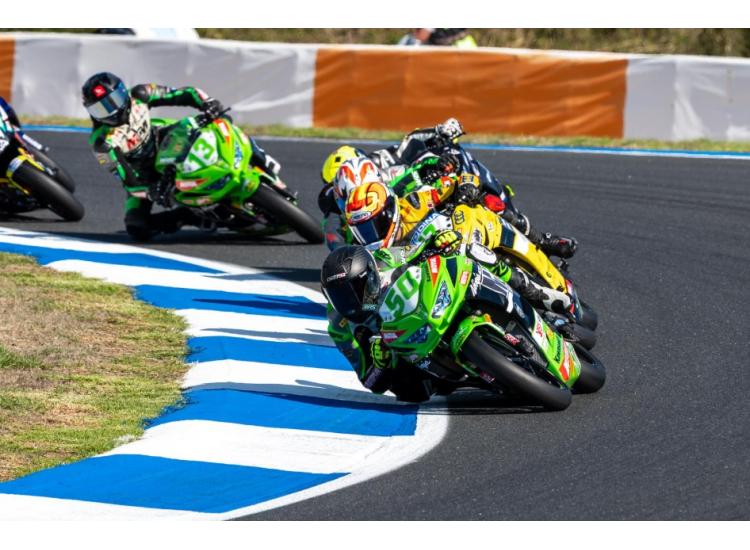Kawasaki remporte le titre final des constructeurs WorldSSP300