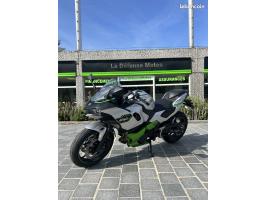 KAWASAKI Ninja 7 Hybrid